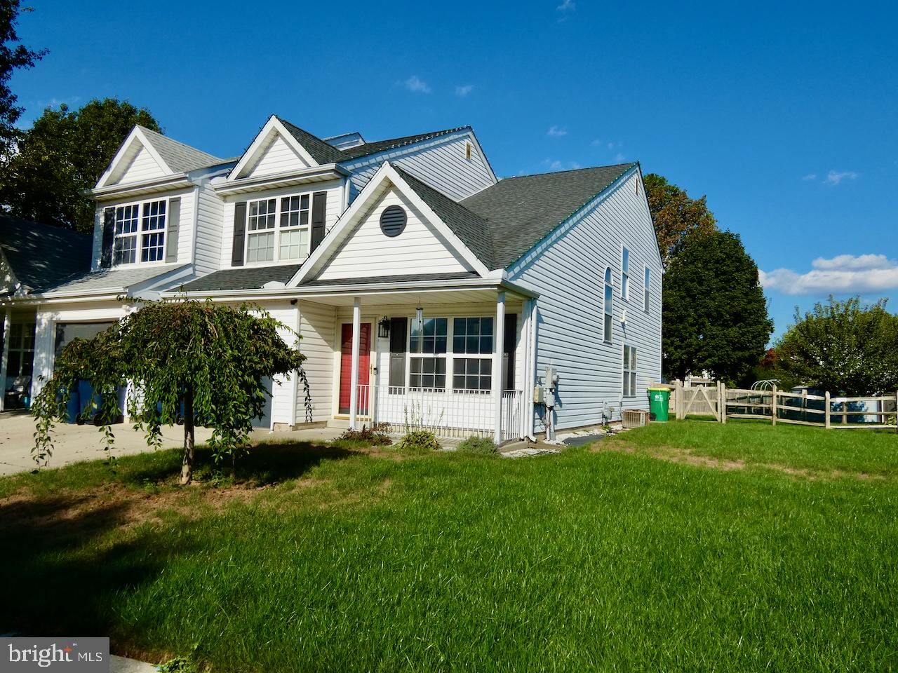 Property Photo:  335 Marldale Drive  DE 19709 