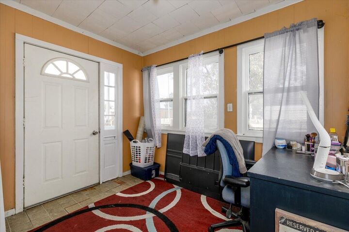 Property Photo: 922 Mamie Eisenhower IA 50036