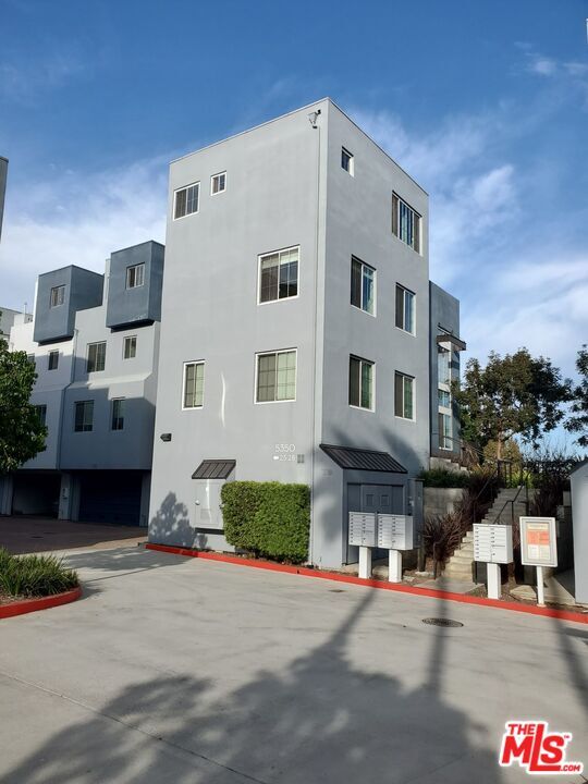 Property Photo: 5350 Playa Vista Dr CA 90094