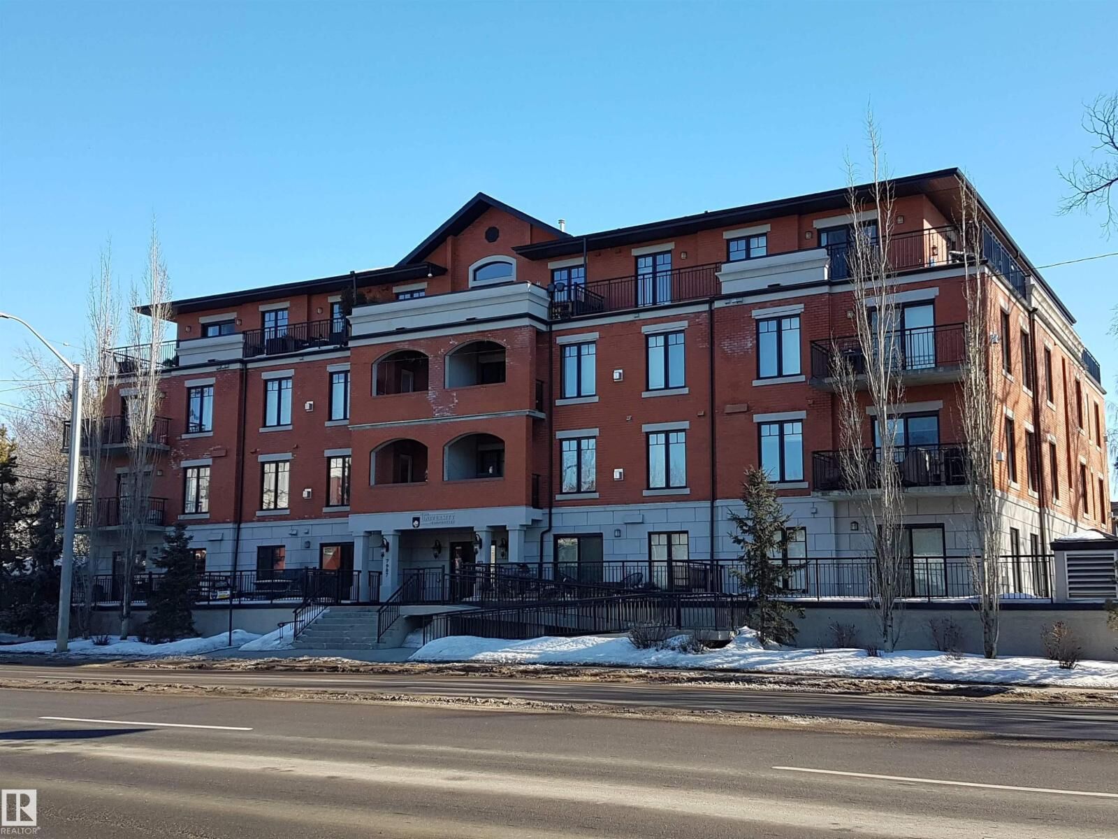 Photo de la propriété: #103 7907 109 St NW AB T6G 1C7