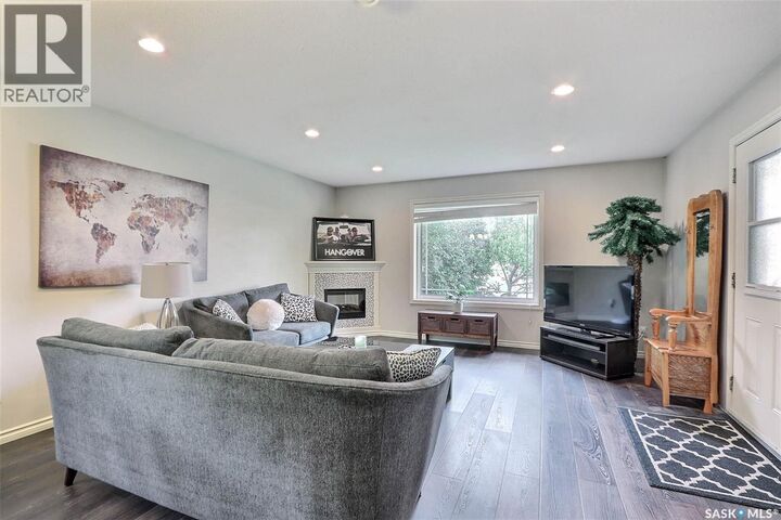 Property Photo:  557 9th Street E  SK S6V 0Y4 