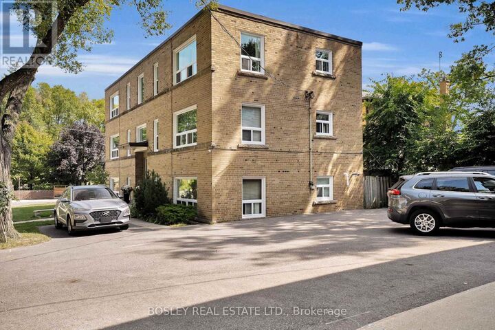 Property Photo: 41 Marina Avenue 5 ON M8W 1K5