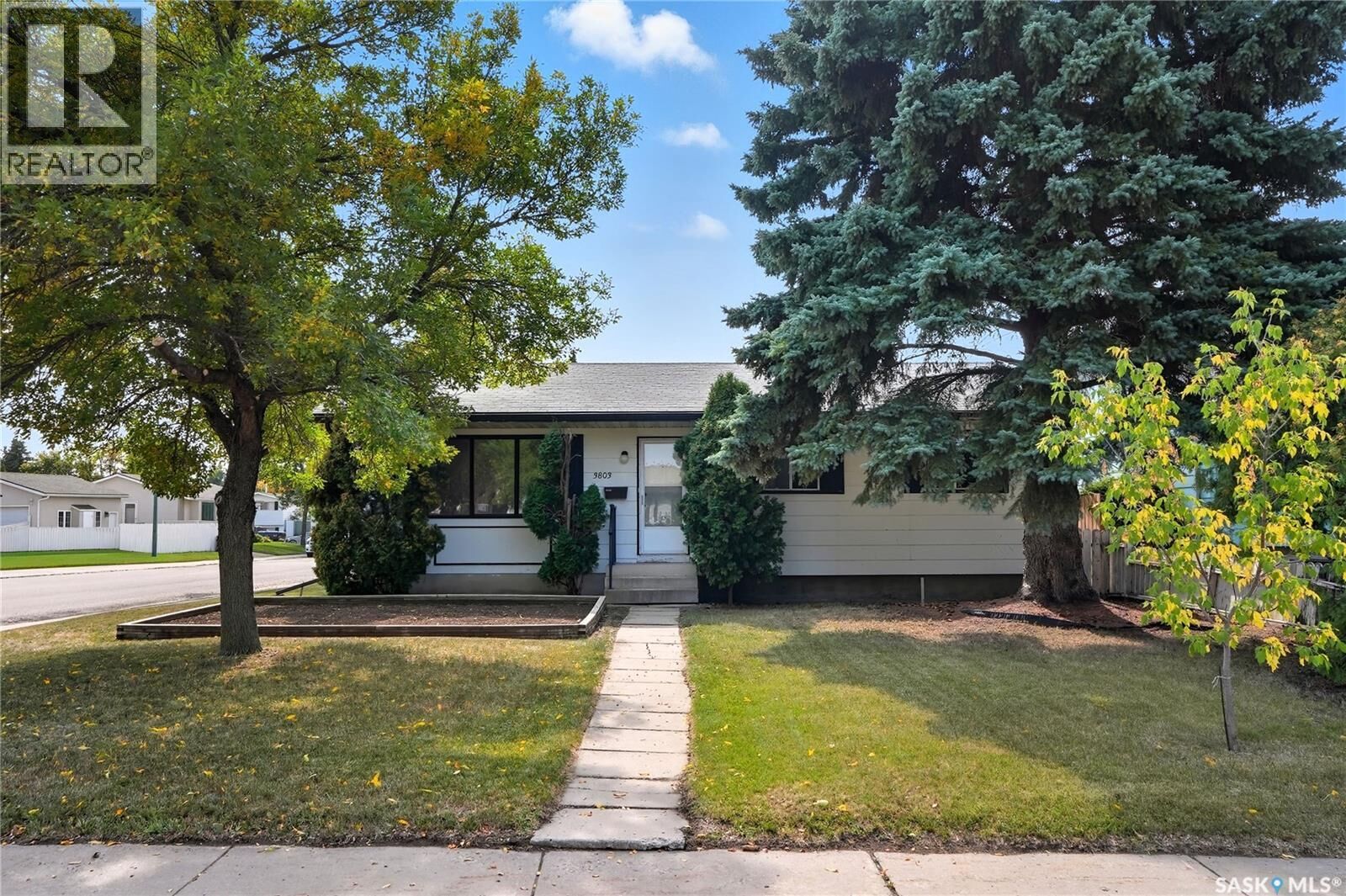 Property Photo:  3803 Miyo-Wâhkôhtowin Road  SK S7L 5T1 