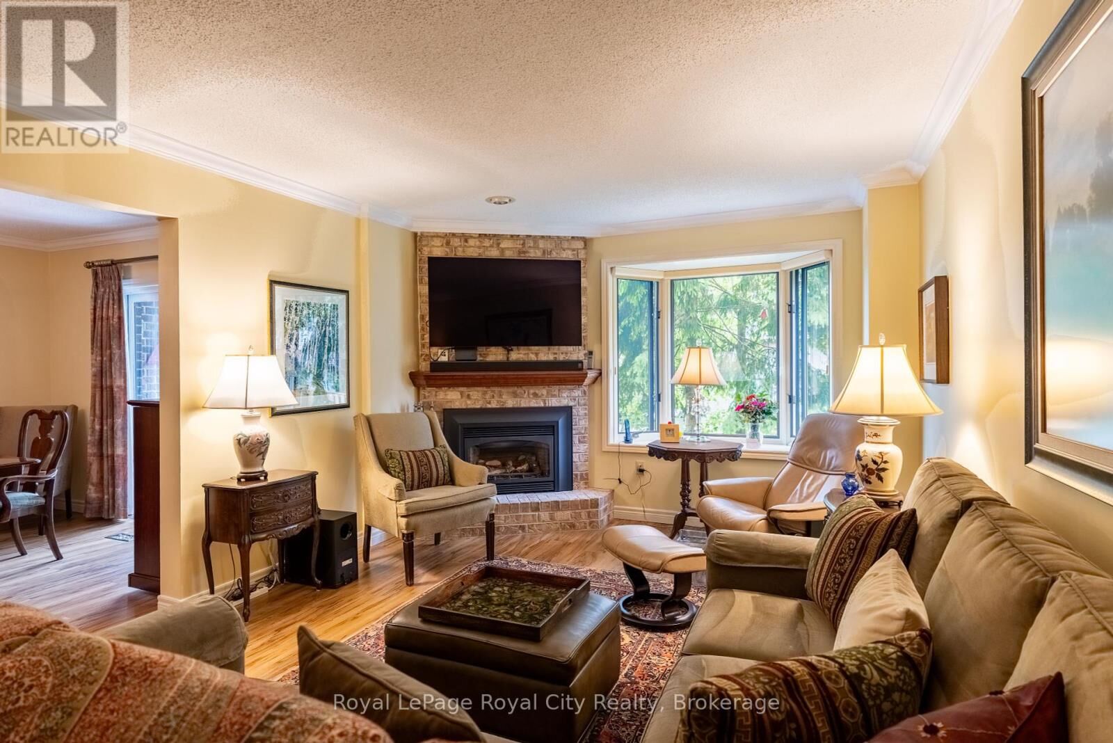 Property Photo: 121 Waterloo Avenue 101 ON N1H 3H9