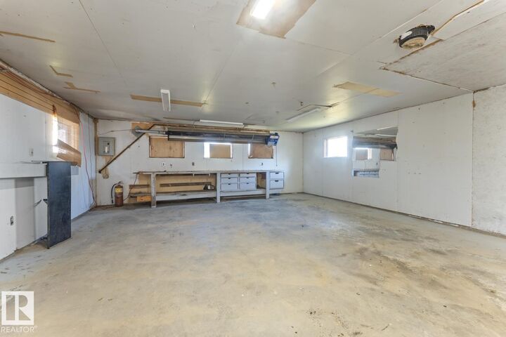 Property Photo: 5019 62 St AB T9M 1T6