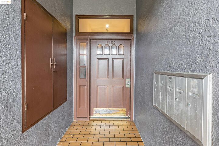 Property Photo:  1580 Great Hwy #4  CA 94122 