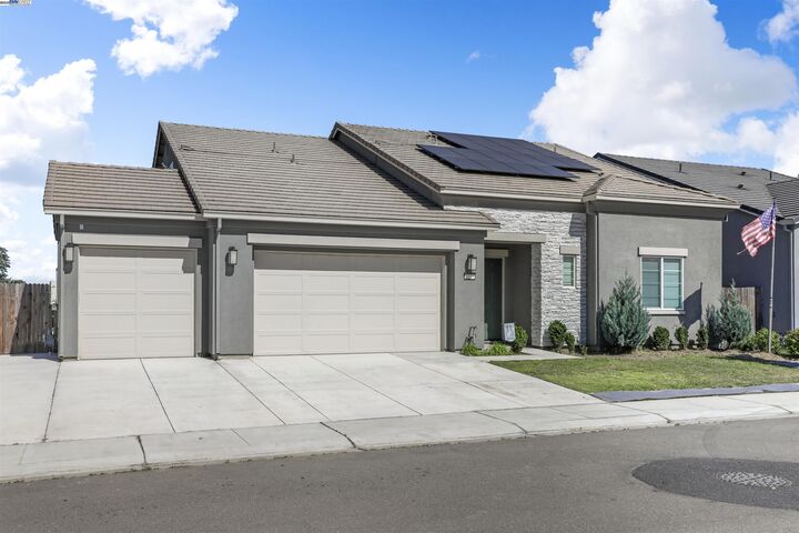 Property Photo:  2178 Al Fonseca Ln  CA 95337 