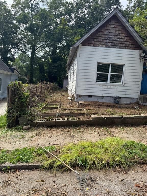 Property Photo: 997 Ira Street SW GA 30310