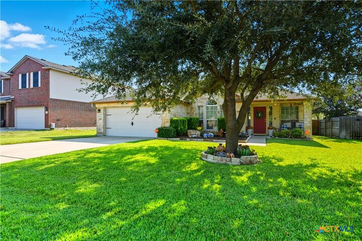 Property Photo: 1015 Sugar Brook Drive TX 76502
