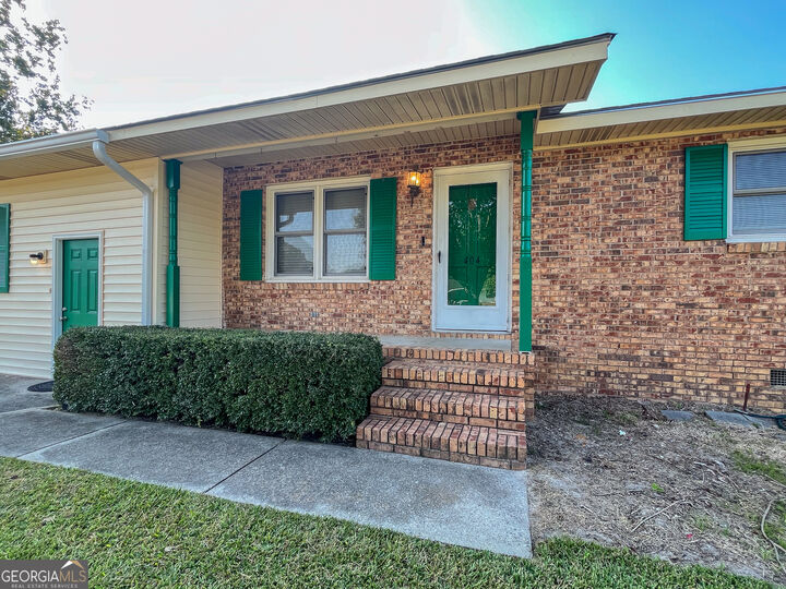 Property Photo:  404 Eastwood Drive  GA 31021 