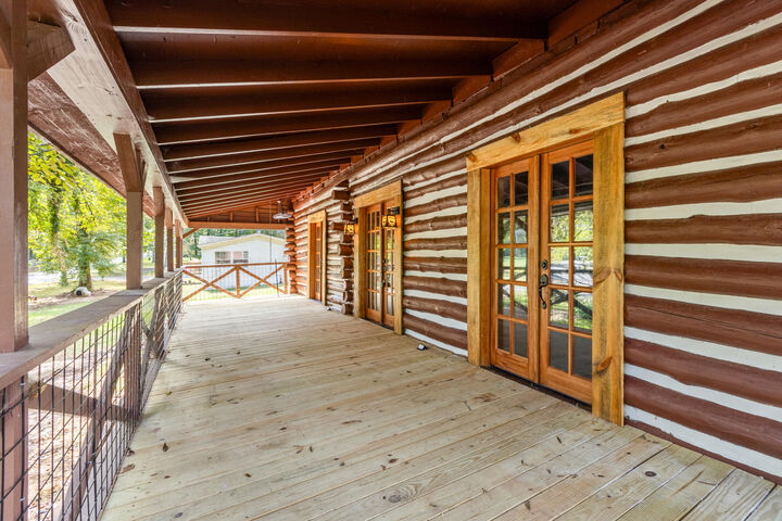Property Photo: 98 Gadsden Avenue GA 30731