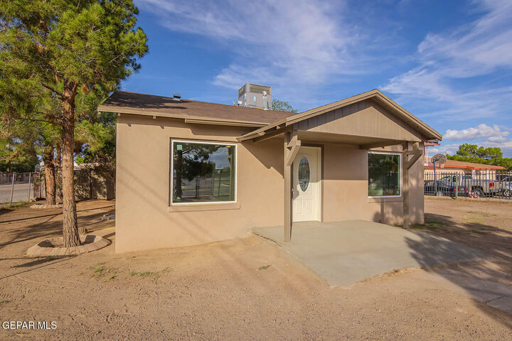 Property Photo: 7113 Dale Road TX 79915