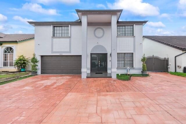 18811 NW 80th Ave  Hialeah FL 33015 photo