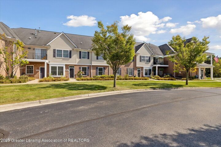 Property Photo: 1014 Shiawassee Circle MI 48843