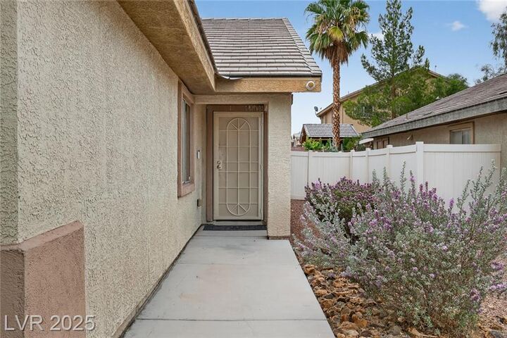 Property Photo: 5828 Autumn Damask Street NV 89081