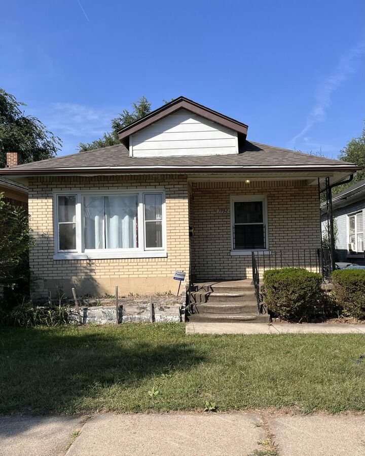 Property Photo:  1752 Hayes Street  IN 46404 