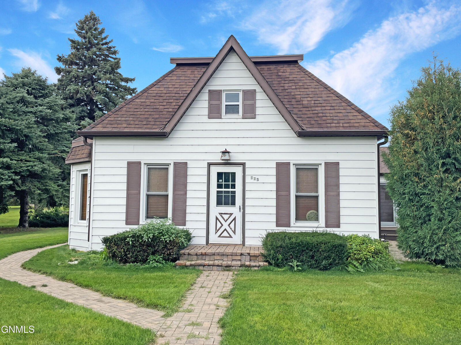 Property Photo: 125 Platt Avenue NE ND 58486