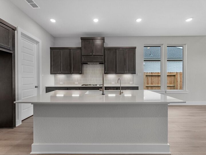 Property Photo:  7931 Treetop View Drive  TX 77441 