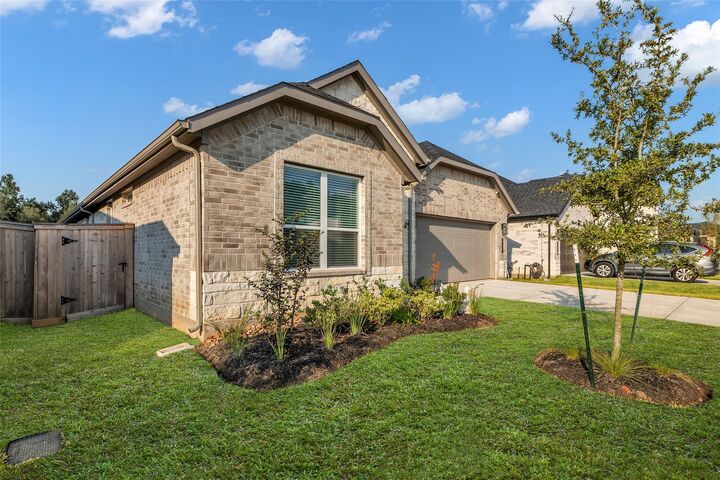 Property Photo:  307 Springfield Terrace  TX 77304 