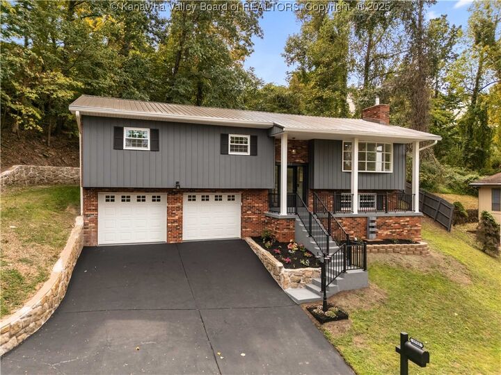 Property Photo:  1712 Shadybrook Road  WV 25314 