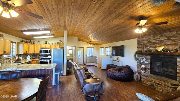 Property Photo:  6455 E Crumb Rd  AZ 86401 
