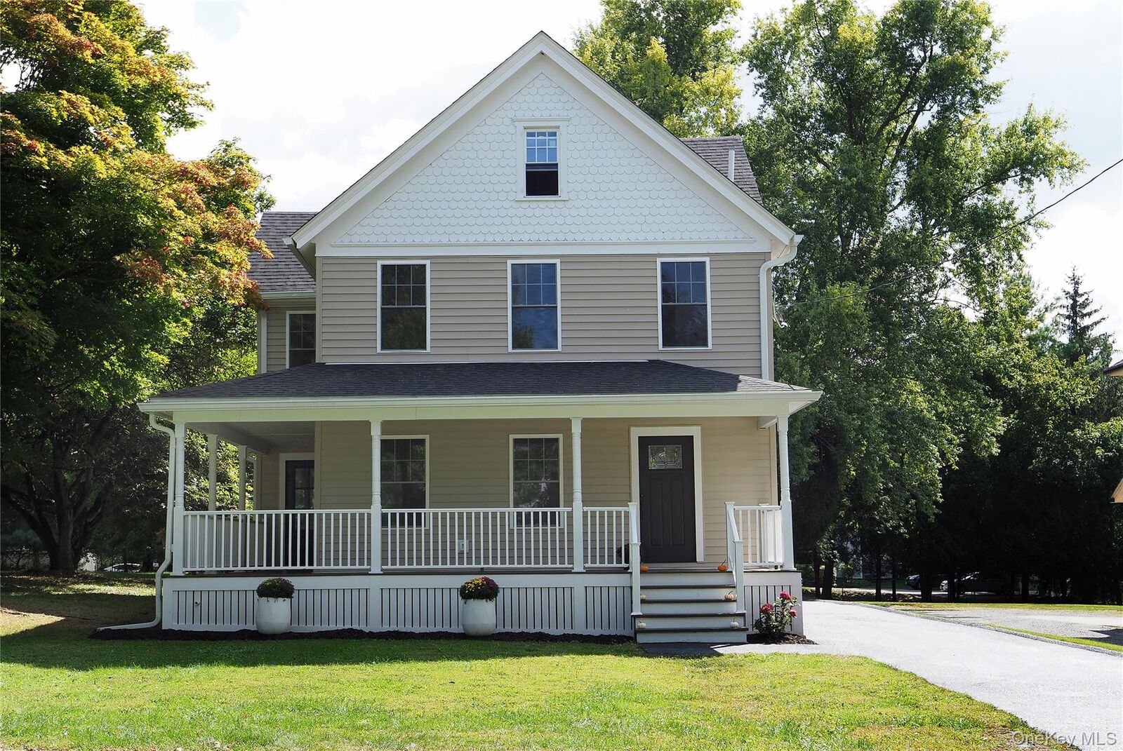 Property Photo:  32 Reservoir Drive  NY 12545 