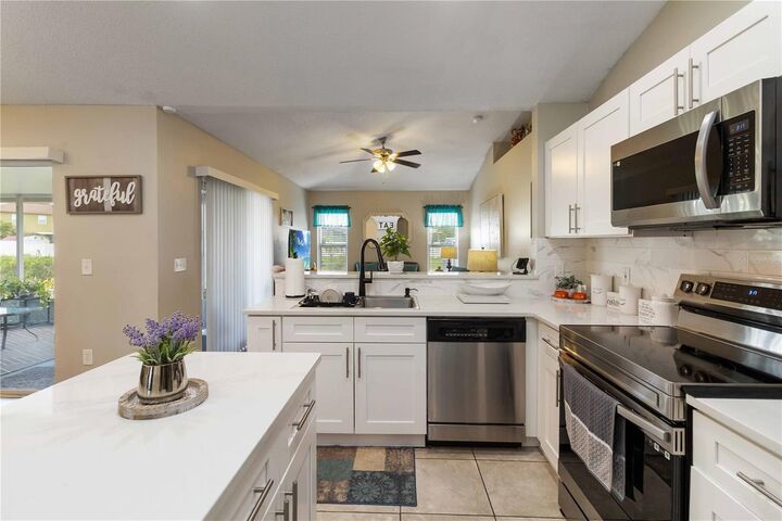 Property Photo:  617 Notre Dame Way  FL 34759 