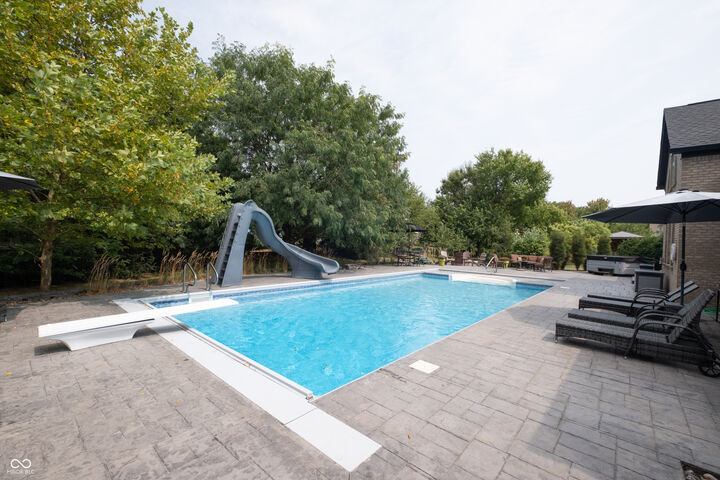 Property Photo: 660 Richland Way IN 46074