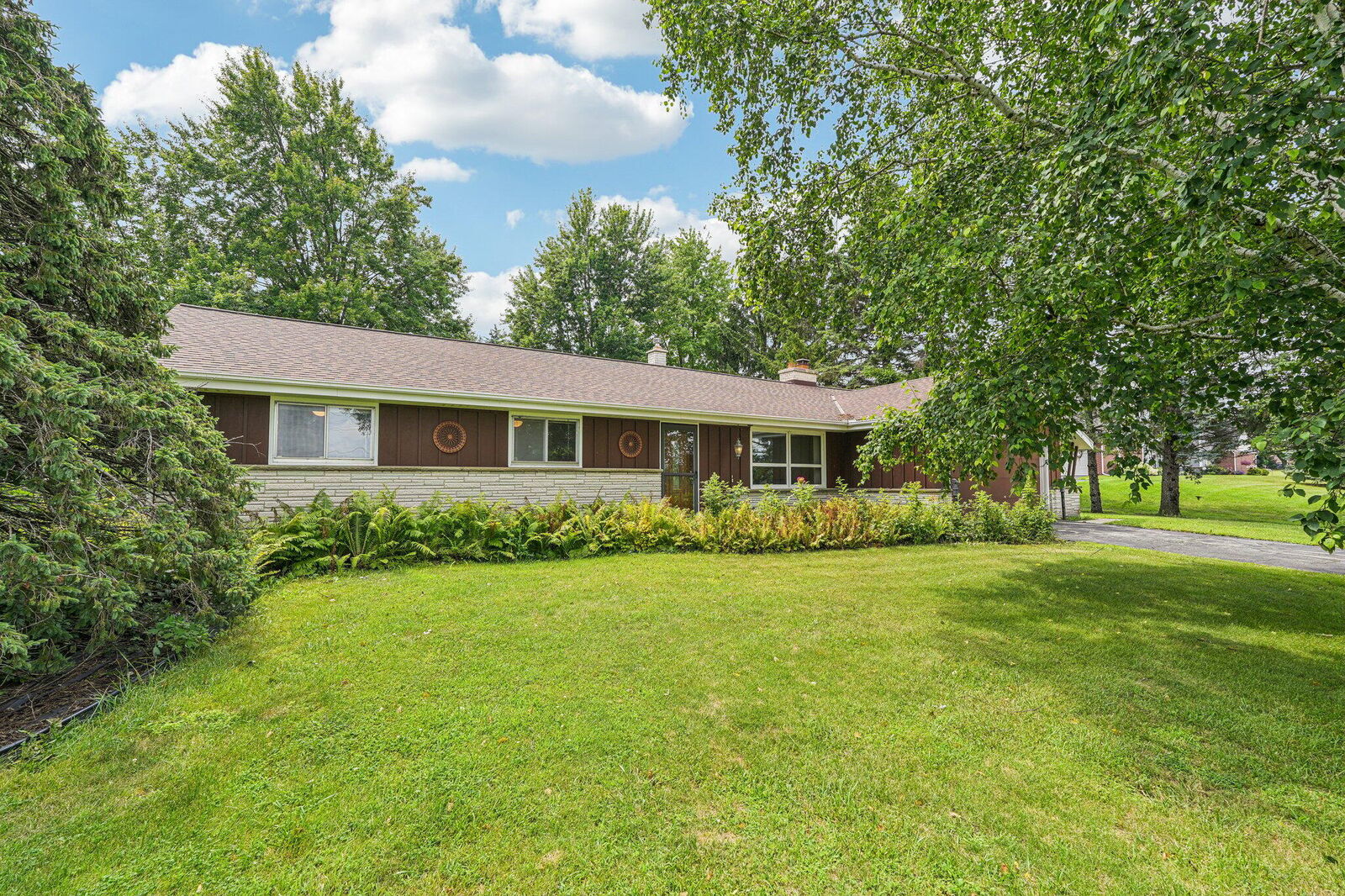 Property Photo:  671 W Dekora St  WI 53080 