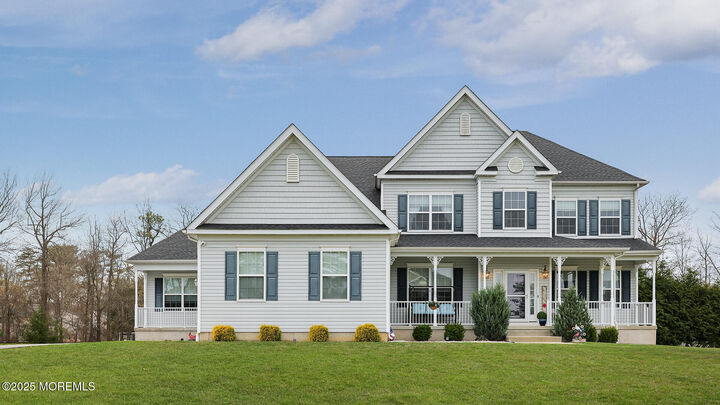 Property Photo:  10 Colliers Court  NJ 08527 