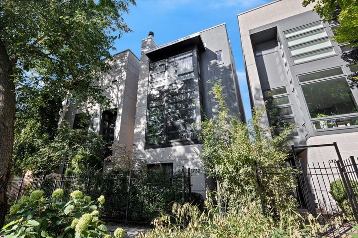 1732 N Winchester Avenue  Chicago IL 60622 photo
