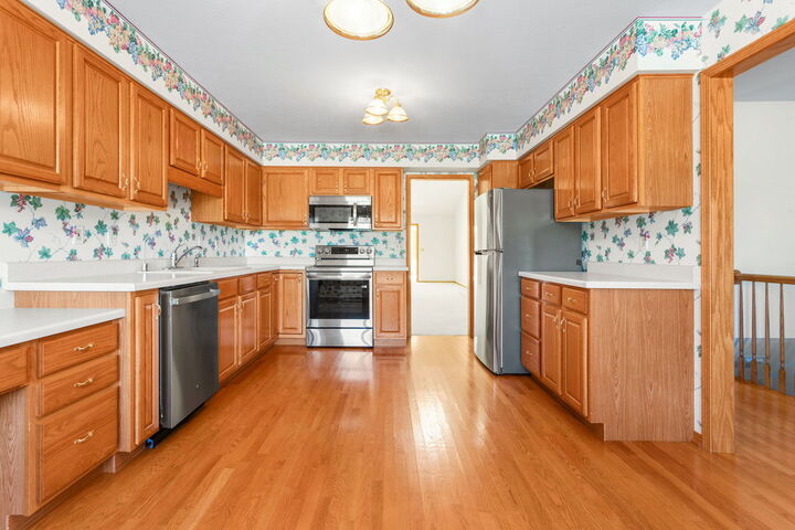Property Photo:  1450 Adrienne Circle  IL 60178 