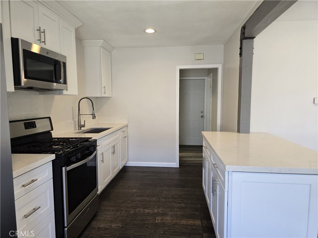 Property Photo:  534 N Batavia  CA 92868 