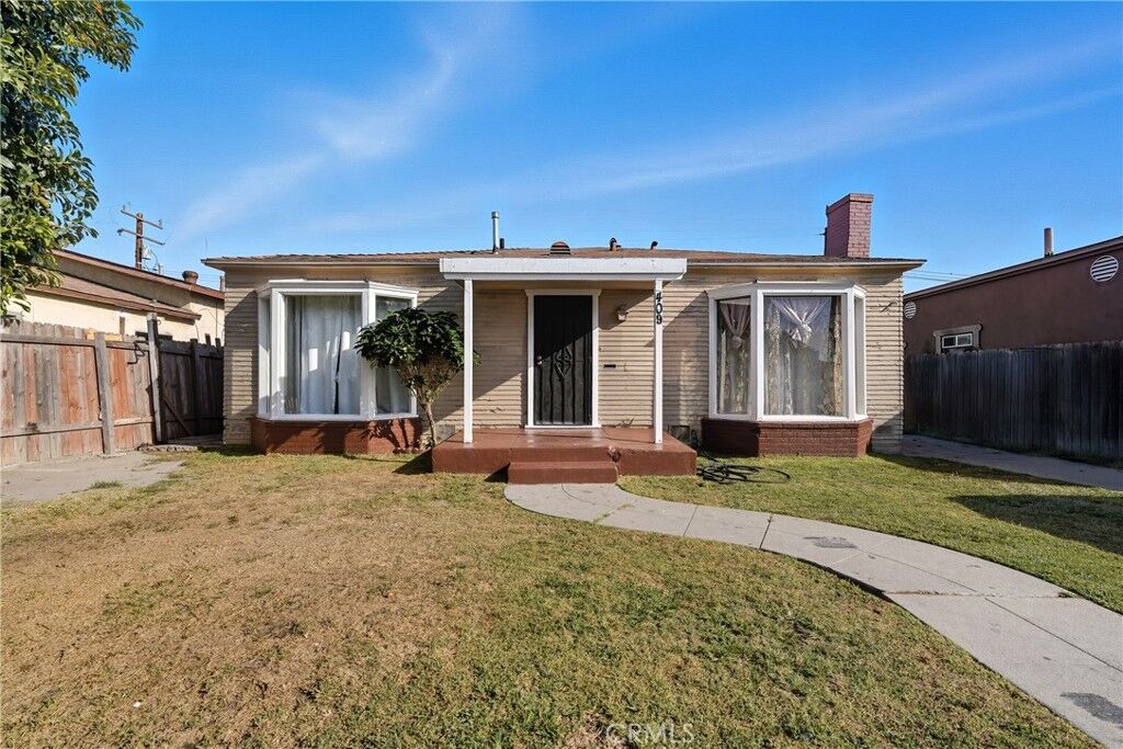 Property Photo: 409 W Cedar St CA 90220
