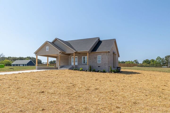 Property Photo:  34 Baker Ct  TN 38464 