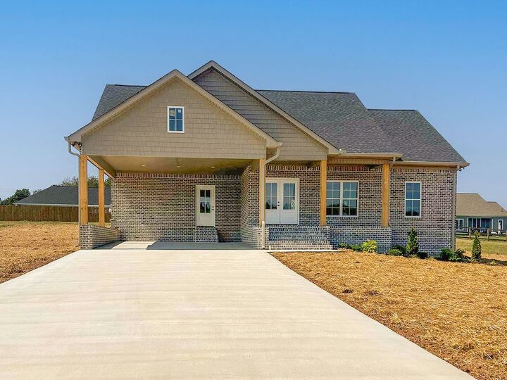 Property Photo:  34 Baker Ct  TN 38464 