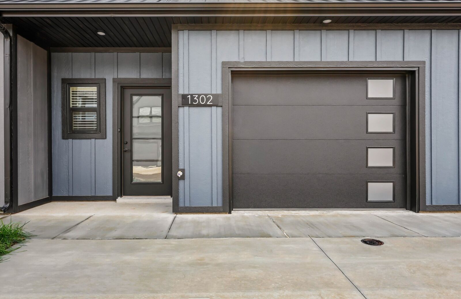 Property Photo: 1302 Jonathan Wade Circle TN 37043