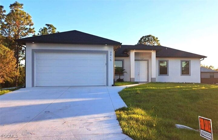 2915 28th Street SW  Lehigh Acres FL 33976 photo