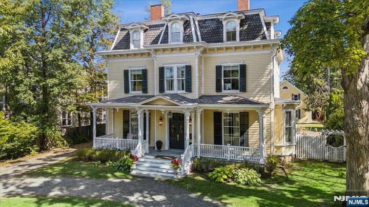 Property Photo:  21 Franklin Place  NJ 07960 