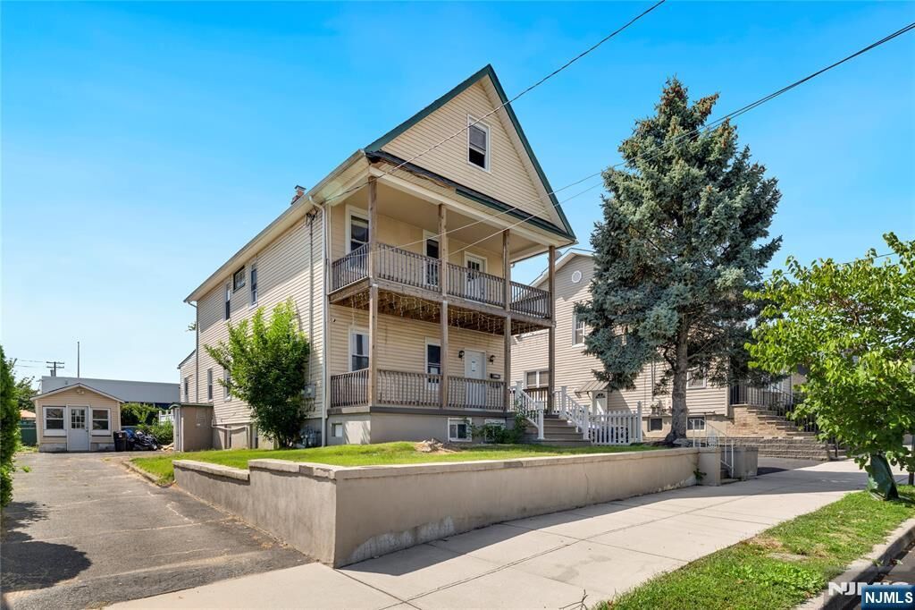 Property Photo:  15 1st Street 2  NJ 07644 