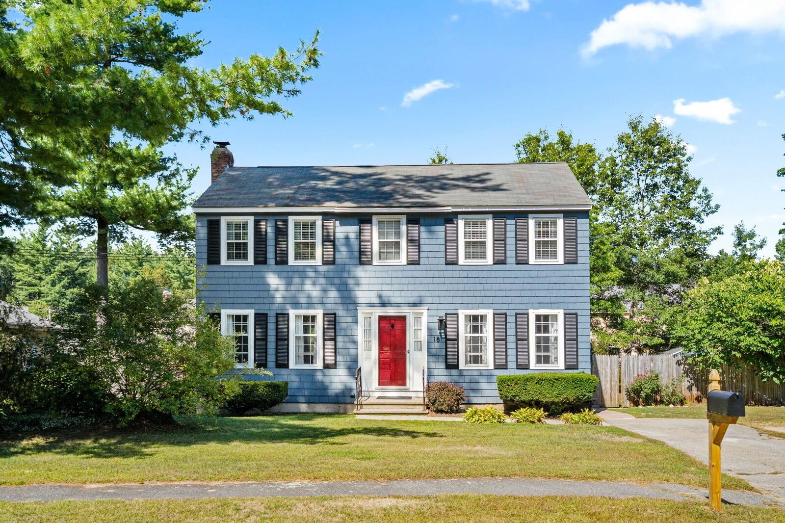 Property Photo:  18 Baymeadow Drive  NH 03063 