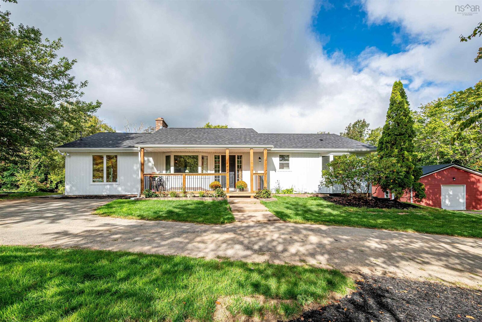 Property Photo: 463 South Rawdon Road NS B0N 1Z0