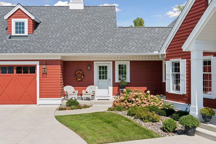 Property Photo:  3698 Woodland Cove Parkway  MN 55331 