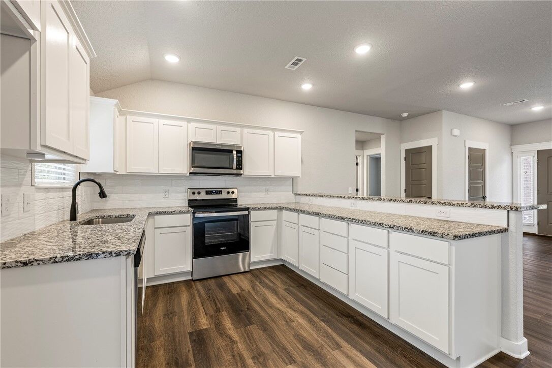 Property Photo:  3 Bridle Circle  AR 72715