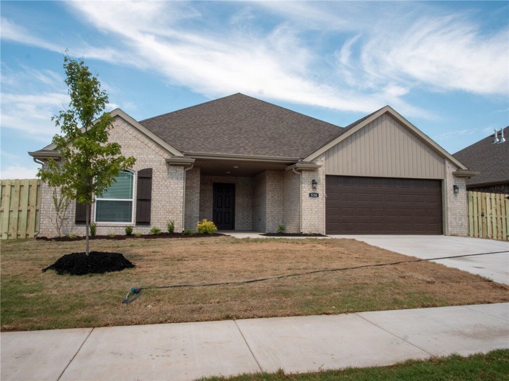 Property Photo:  510 Lemon Street  AR 72745 