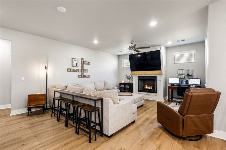 Property Photo:  2220 Langford Street  AR 72751 