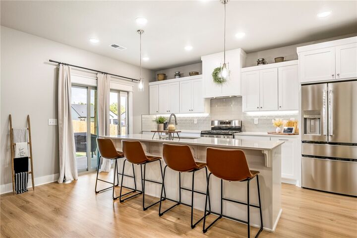 Property Photo:  2220 Langford Street  AR 72751 