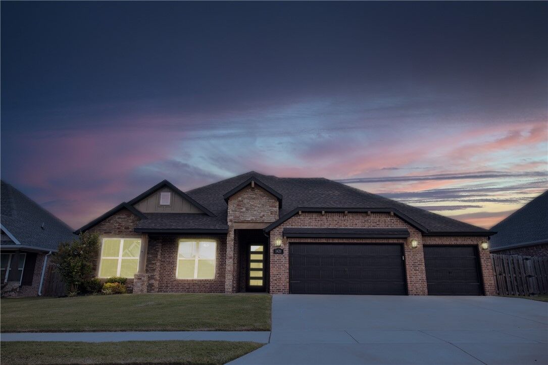Property Photo:  1420 Florentine Road  AR 72719 