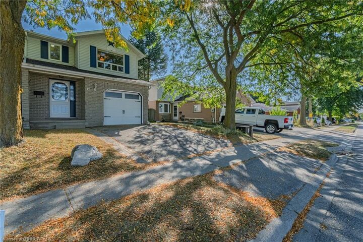 Property Photo:  19 Oak Avenue  ON N3L 3C6 