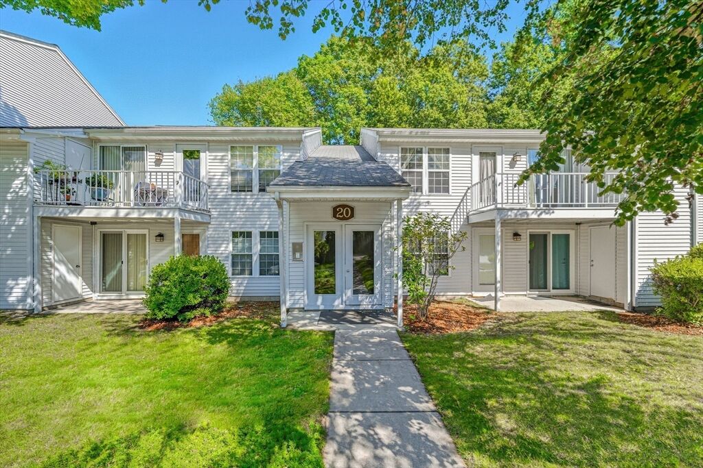 Property Photo:  20 Walden Dr 16  MA 01760 